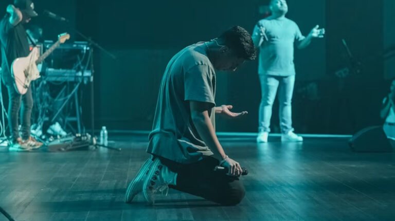 Overcoming Stage Fright as a Gospel Singer: Confidence Boost - Quartet ...